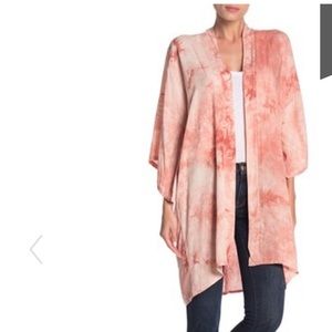 Melrose & Market Tie Dye Kimono in pink/white